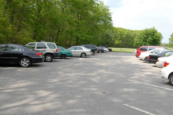 Parking near nature center