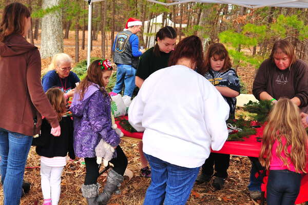 Building their XMas ornaments