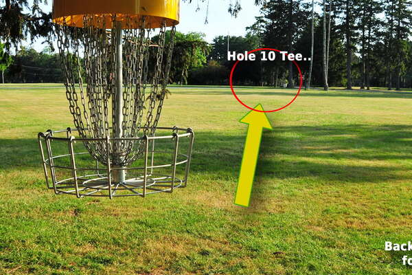 Walk between Hole 9 and 10