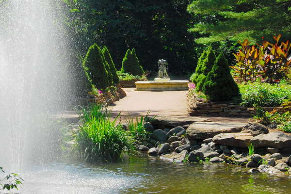 Sayen House & Gardens
