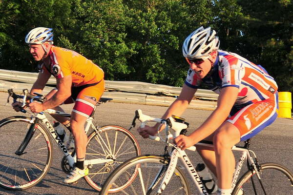 Around turn Three (4)